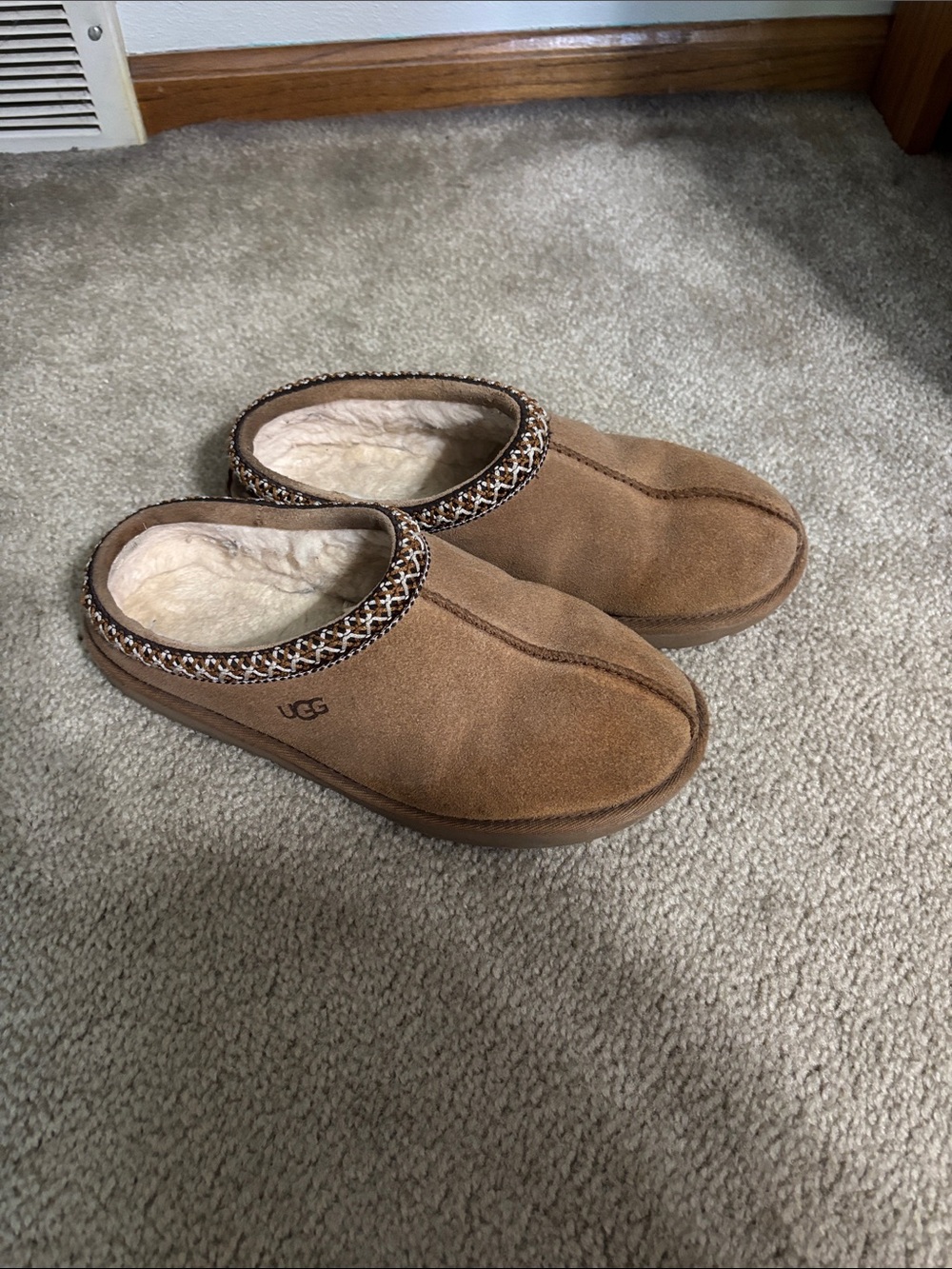 UGG Chestnut Tazman